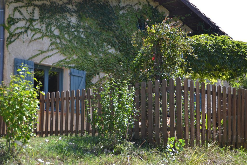 Gite Au Lac Du Gouyre Puygaillard-de-Quercy Exterior photo